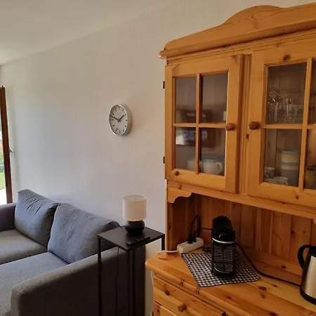 Central 2-bedroom Condo, Terrace & Indoor Parking 公寓