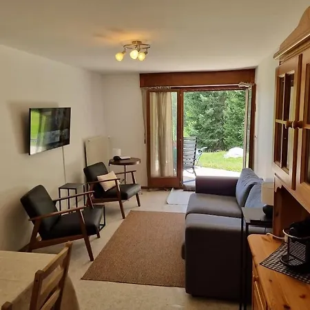公寓 Central 2-bedroom Condo, Terrace & Indoor Parking